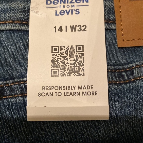 Women's Sculpting High-Rise Ankle Straight Jeans by DENIZEN from Levis®. - Picture 5 of 7